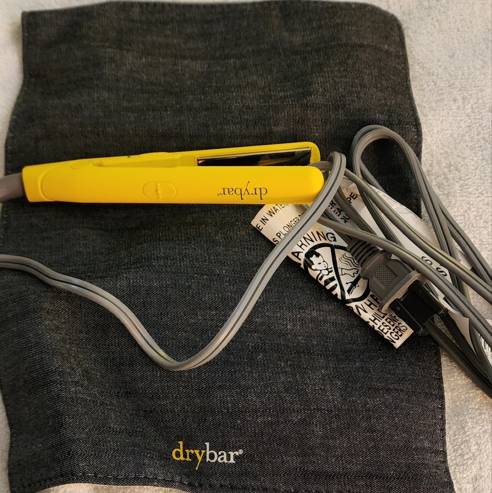 DryBar mini travel straightener